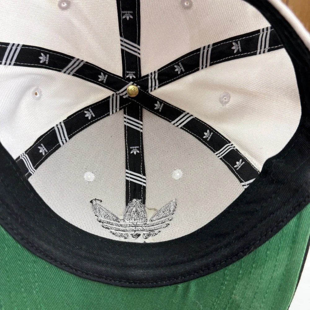 Adidas Originals Trefoil Snapback Hat White Black Flat Brim Cap NJ6LBGJ101494